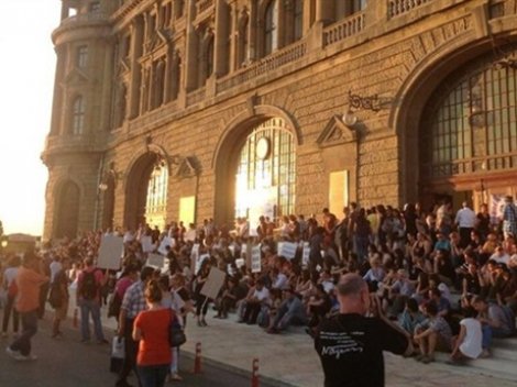 Haydarpaşa'da 'son tren' eylemi