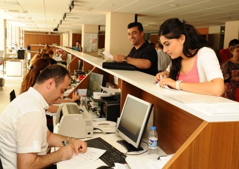 Karşıyaka'da vezneler haftasonu da açık