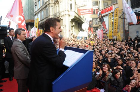 Sarıgül'den Cemaatin Okul ve Dershanelerine Övgü