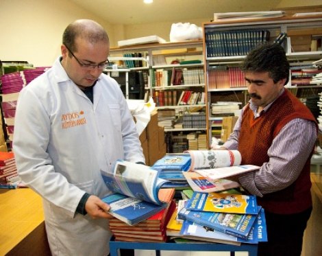 Sultanbeyli'den tüm yurda kitap yardımı