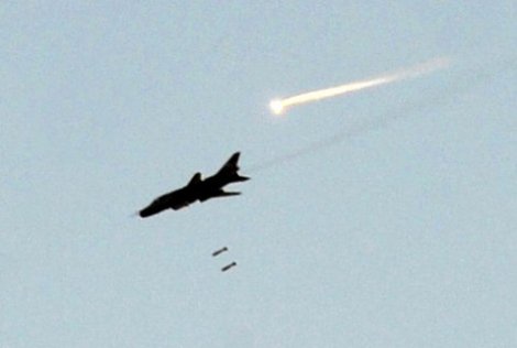 Suriye savaş uçağı Lübnan'ı bombaladı