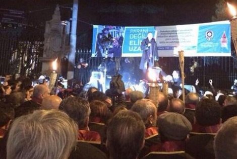 Taksim'de avukatlardan eylem