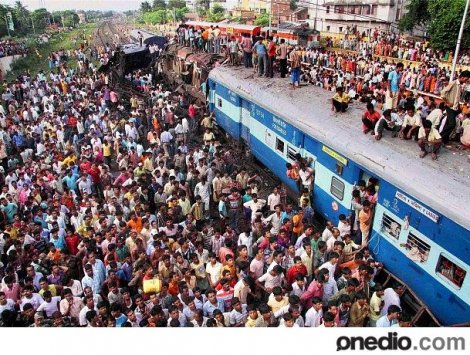 Tren İstasyonunda İzdiham: 36 Ölü