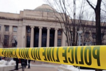 ABD'nin en önemli üniversitelerinden MIT'de silahlı saldırı paniği