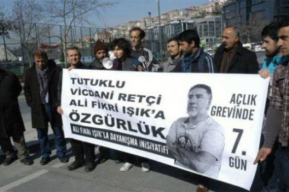 AK Parti binası önünde Ali Fikri Işık'a destek eylemi