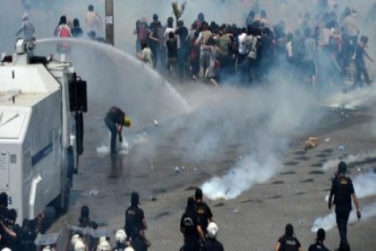 'AKP hükümeti 'Gezi' hareketi üzerindeki baskıyı artırdı'