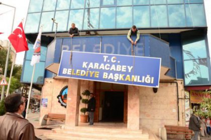 AKP'den istifa edince 'T.C.'li' yeni tabela astı