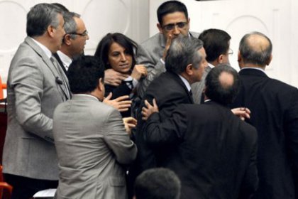 "Ana dilde savunma" Meclis'te kabul edildi