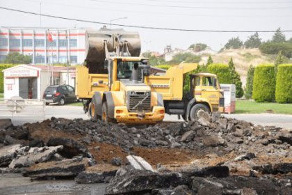 Atatürk caddesi yeni çehresi için gün sayıyor