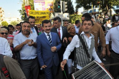 Başkan Ercan Tatı binlerce yurttaş eşliğinde aday oldu