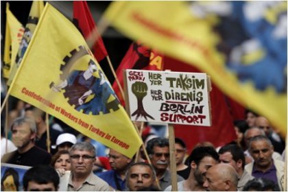 Berlin’de Gezi için 10 bin kişi yürüdü