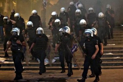 Beyoğlu'nda gaz bombalı polis müdahalesi