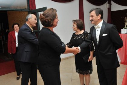 Buca Cumhuriyet’in 90. yaşını resepsiyonla sonlandırdı