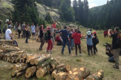 Bursalılar Uludağ’daki ağaç katliamına izin vermiyor