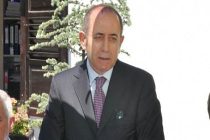 CHP'liler Beykoz'da 2B Basın Açıklaması Yapıyor