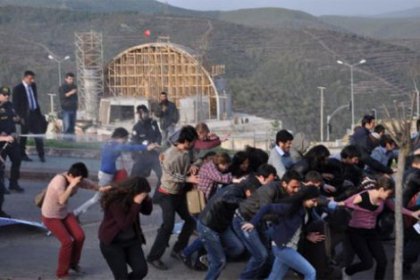 Cumhurbaşkanı Gül'ü protesto eden 46 öğrenciye hapis cezası