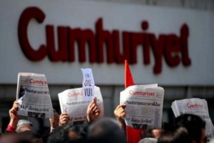 Cumhuriyet çalışanları iş bıraktı