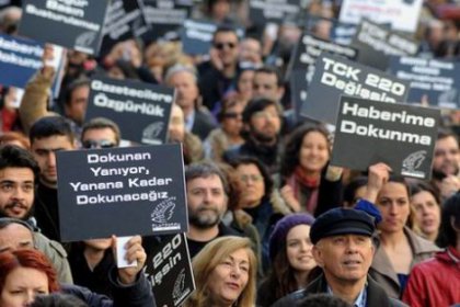 Economist: 'Türkiye'de işten atılan gazeteciler şanslı'