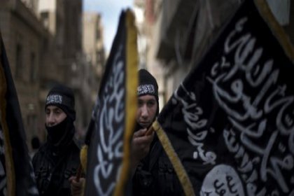 'El Kaide militanları Türkiye'den geçip Suriye'de savaşıyor'