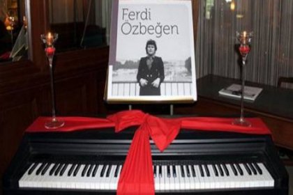 Ferdi Özbeğen'in piyanosu hastaneye satıldı