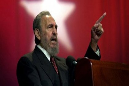Fidel Castro: Edward Snowden dünyaya hizmet etti