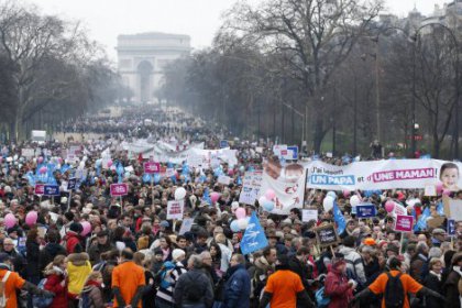 Fransa'da 'eşcinsel evlilik' protestosu