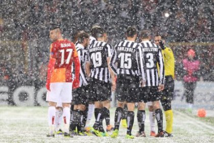 Galatasaray - Juventus maçı bugün saat 15.00'te