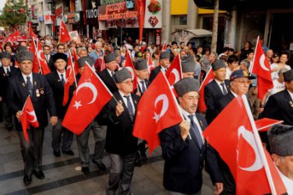 Gaziler ''Vatan Sana Canım Feda'' diyerek yürüdü