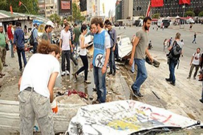Gezi Parkı'ndaki barikatlar kaldırılıyor