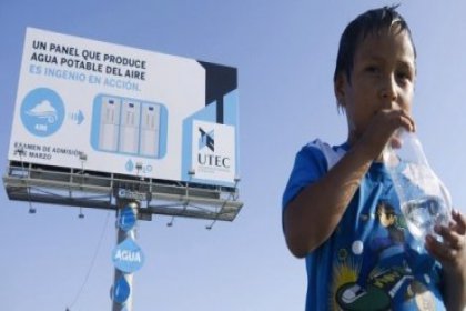Havadan içme suyu üreten reklam panosu