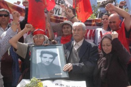 İbrahim Kaypakkaya’nın Mezarı Başında Yapılan Anma İlk Kez Suç Olarak Görülmedi