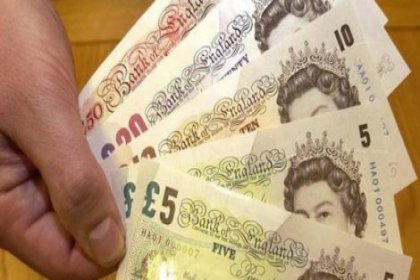 İngiltere'de kağıt para yerine plastik para geliyor