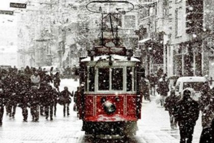 İstanbul Valiliği: Zorunlu olmadıkça trafiğe çıkmayın!