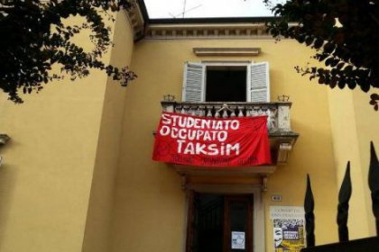 İtalyan öğrencilerden Taksim'e selam