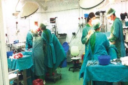 İzmir Ege Doğumevi'nde bir ameliyathanede 2 operasyon birden yapıldı