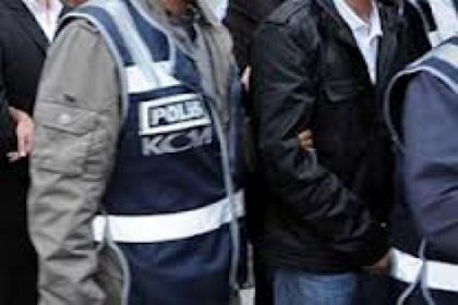 İzmir'de sosyal medya gözaltısı!