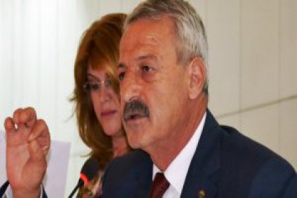 Karabağlar Belediyesi 3 Fidanı andı