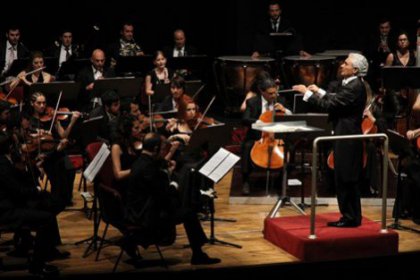 Karşıyaka'da Rus ezgileri