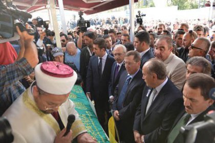 Kılıçdaroğlu dün Savaş Ay'ın cenazesine katıldı
