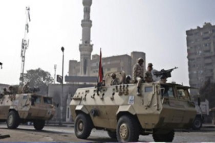 Mısır'da ordu sokağa iniyor!