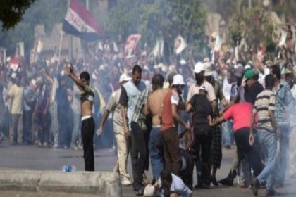 Ordu, Mursi taraftarlarına müdahale etmeye başladı