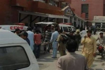 Pakistan'da kiliseye intihar saldırısı: 40 ölü, 70 yaralı
