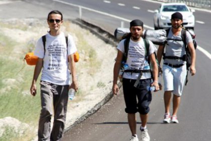 Polisten Gezi yürüyüşçülerine: Araçla bırakalım, yürüdük dersiniz