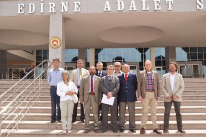 Profesöre 'bekâret kontrolü' davası