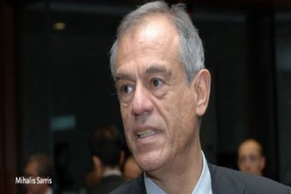 Rum Kesimi Maliye Bakanı istifa etti