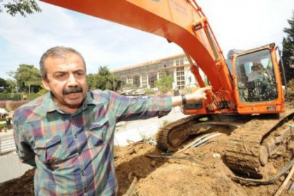 Sırrı Süreyya: E baba, yok ki İslam'la bir alakanız!