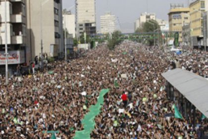 Son Dakika! On binlerce kişi toplanıyor!