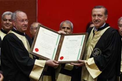 Suriye üniversitesi Erdoğan'ın 'fahri doktora'sını geri aldı