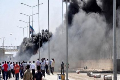 Suriyeliler Akçakale'de ateş açtı