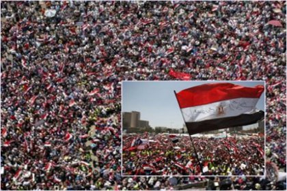 Tahrir'de istifa sesleri